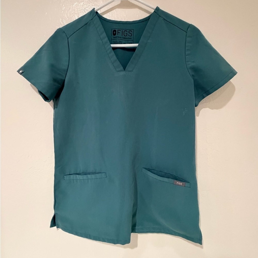 Figs Soft Green V-Neck Short Sleeve Front Pockets Women's Scrub Top size XXS